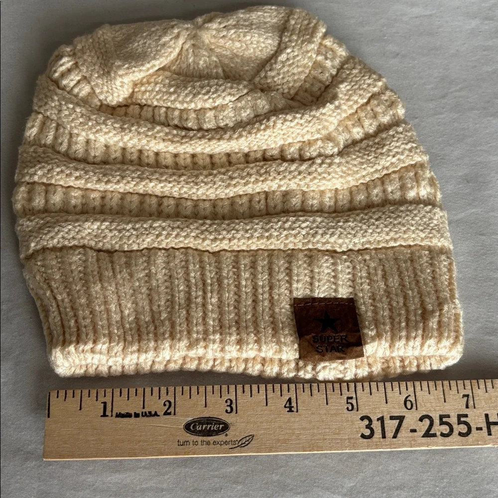 SUPER STAR Soft Rib Knit Beanie Winter Hat Cream Youth Size M NWOT